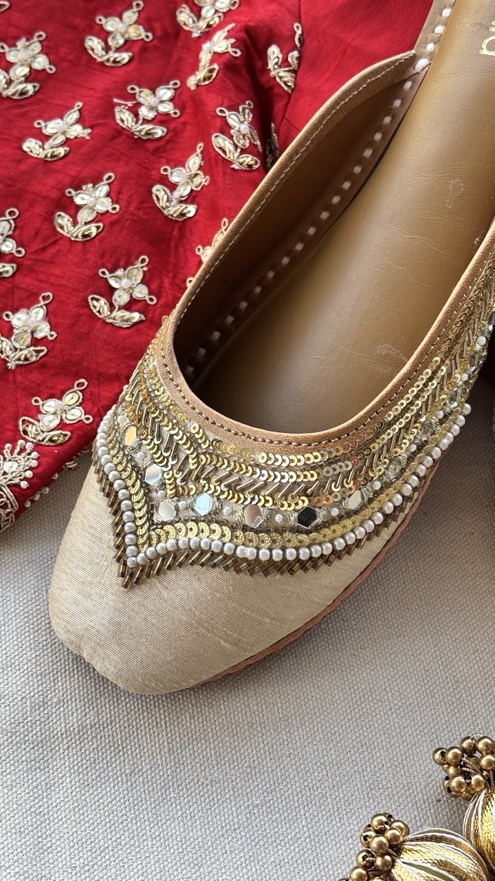 Janhan gold embellished half jutti for women – lifestyle view