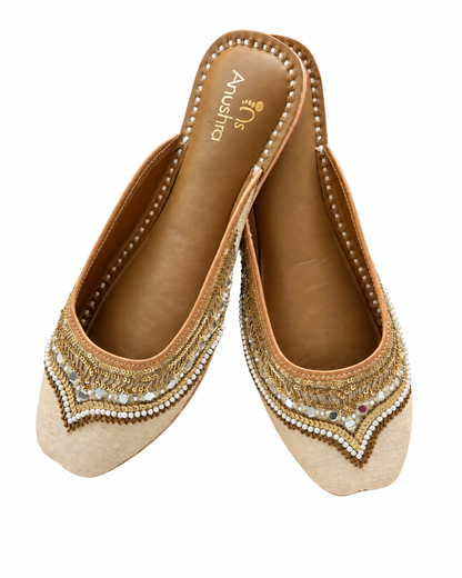 Janhan Gold Embellished Half Jutti