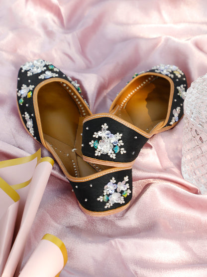 Ruh black embellished ethnic flats for women – embellishment detail view
