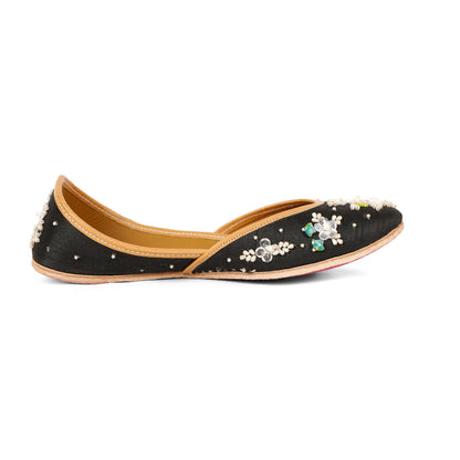 Ruh black embellished ethnic flats for women – additional detail view
