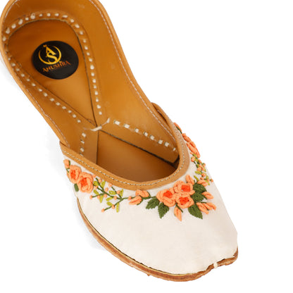 Gulnaar white embellished jutti for women – additional detail view