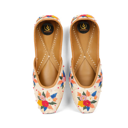 Blossom white embellished ethnic flats for women – sole and heel view