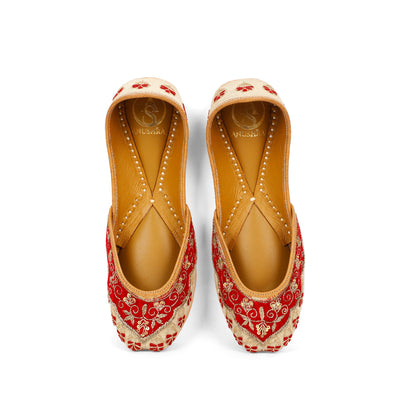 Rajwadi gold embellished jutti for women – embellishment detail view