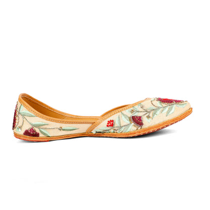 Gulrez white embellished jutti for women – additional detail view