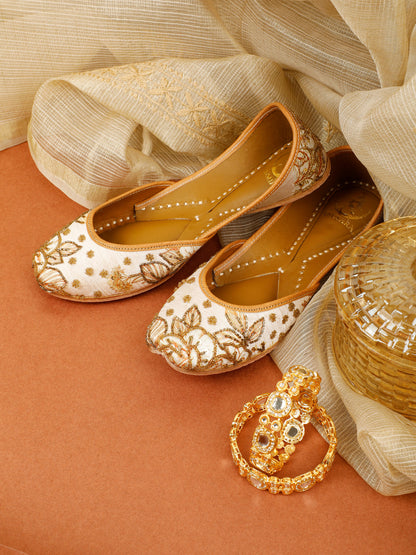 Heer white embellished jutti for women – front product view