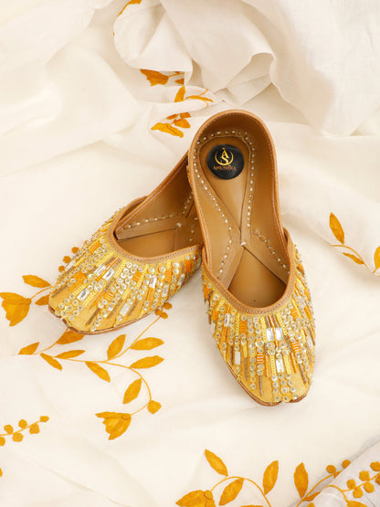 Sunehri Jaal gold embellished jutti for women – front product view