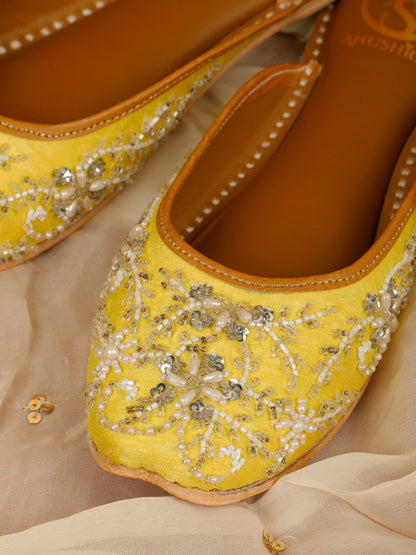 Jhoomar yellow embellished half jutti for women – side product view