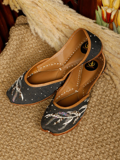 Fern black embellished jutti for women – side product view