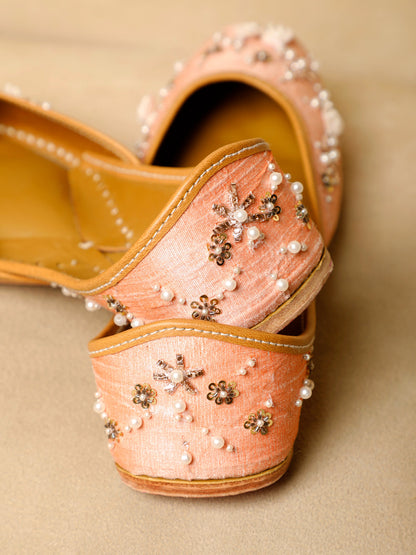 Rosy Pearl pink embellished jutti for women – embellishment detail view