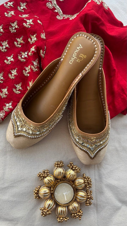 Janhan gold embellished half jutti for women – side product view