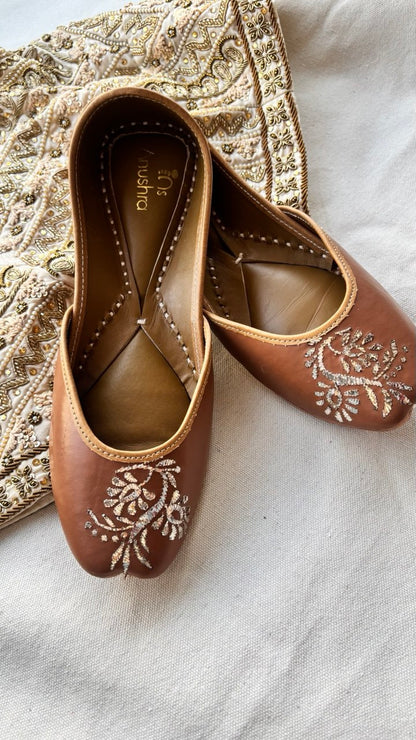 Jhhilmil brown embellished jutti for women – embellishment detail view