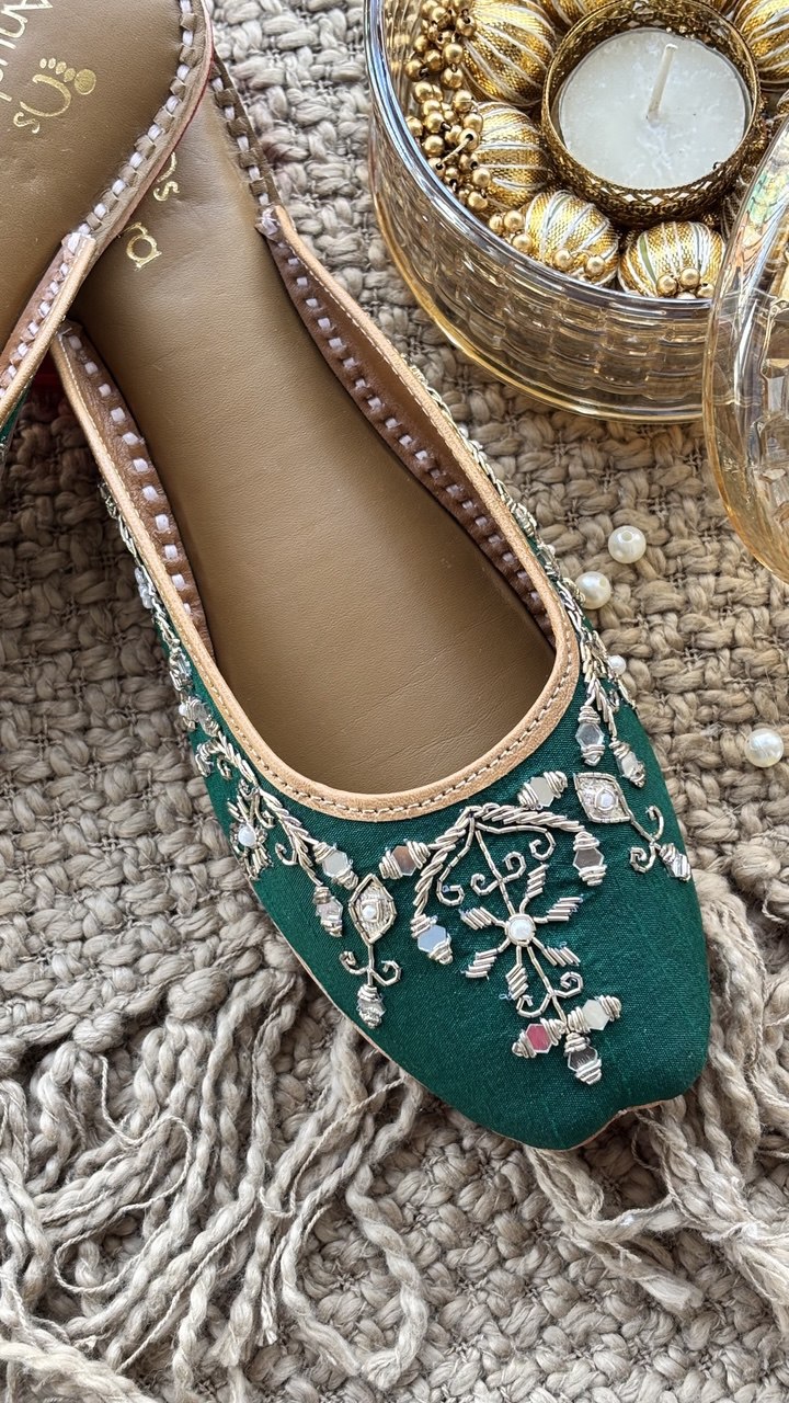 Zareen Noor  Half Juttii