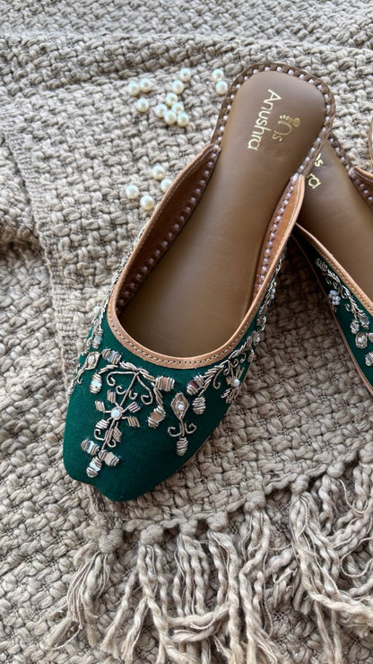 Zareen Noor green embellished half jutti for women – embellishment detail view
